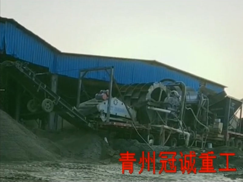 臨沂移動式洗沙設(shè)備生產(chǎn)線工作現(xiàn)場