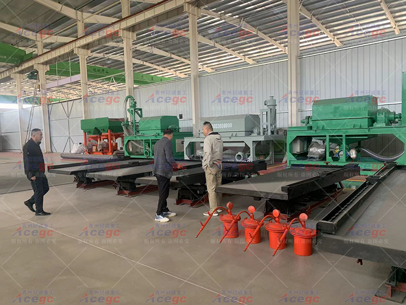 烏干達(dá)客戶(hù)實(shí)地考察選金生產(chǎn)線(xiàn)