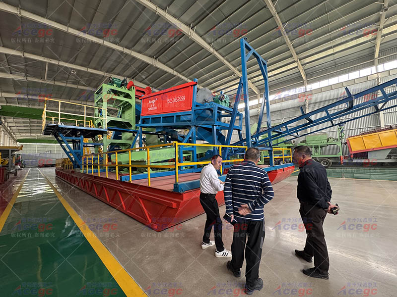 蒙古國(guó)客戶(hù)實(shí)地考察金礦提取設(shè)備生產(chǎn)線(xiàn)